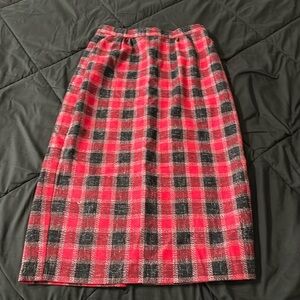 Vintage women’s wool pencil skirt